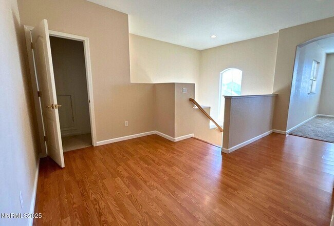 Building Photo - 7121 Crest Hill Dr