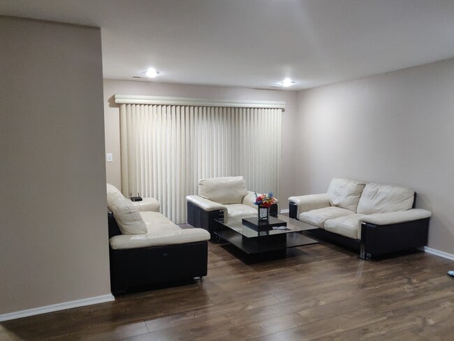 Building Photo - 4825 Kimball Hill Dr