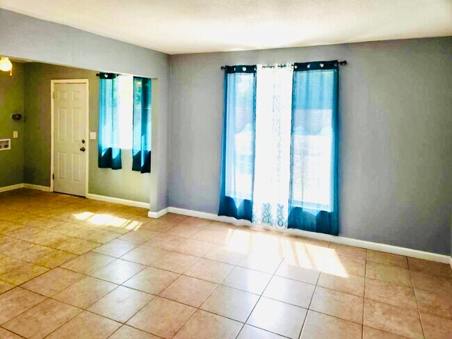 Foto del edificio - 1222 Boyden Ave