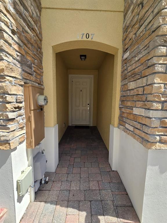 Building Photo - 1707 Portofino Meadows Blvd