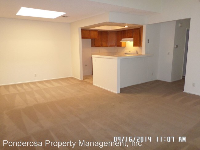 Foto del edificio - 475-477 S Pine St