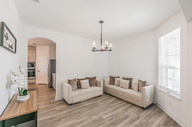 Foto del edificio - 4305 Noble Ln