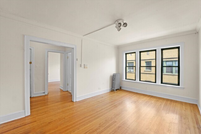 Foto del edificio - 2330-2338 N Spaulding Ave