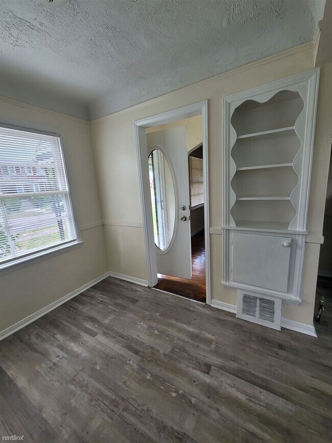 Building Photo - 3 br, 1 bath House - 11240 Promenade St