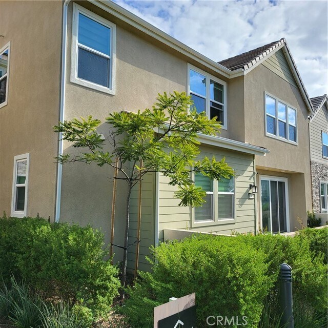 Building Photo - 346 Chorus