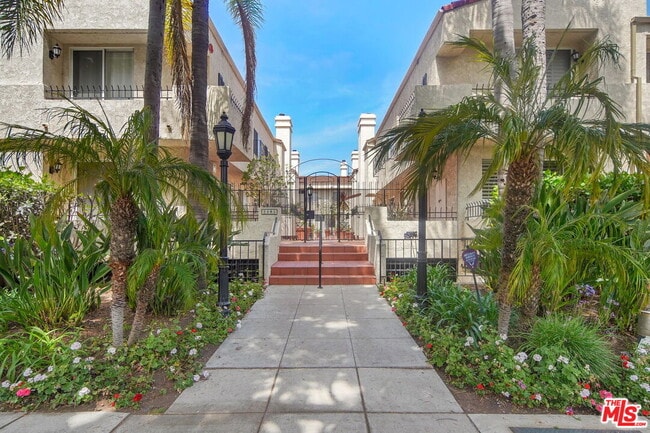 Building Photo - 2405 34th St