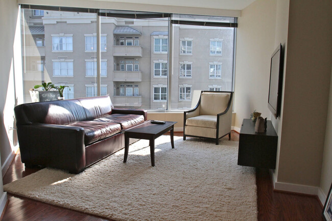 Living Room - 3338 Peachtree Rd NE