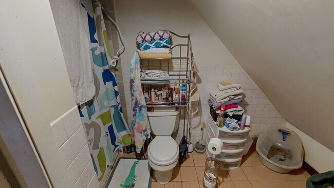 Foto del edificio - 3-bed on top floor in Lower Allston w/2-pa...
