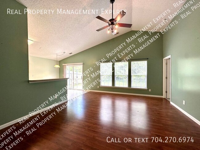 Foto del edificio - Gorgeous 3 BR/ 2 BA Ranch in Mooresville!