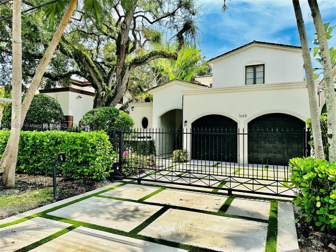 Foto principal - 1668 Micanopy Ave
