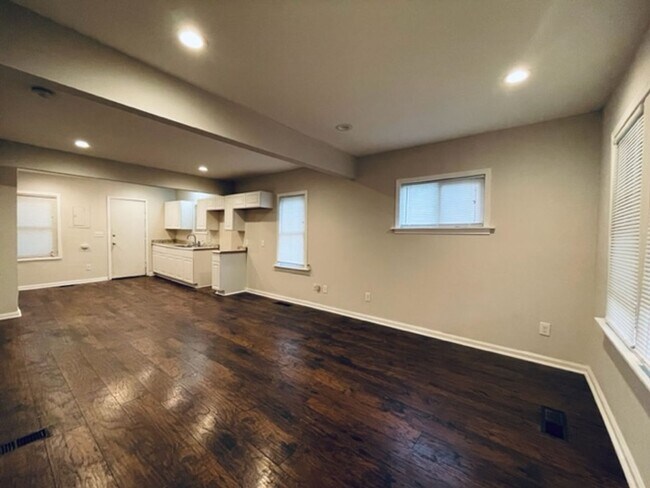 Building Photo - Beautiful two bedroom Warren house for rent.