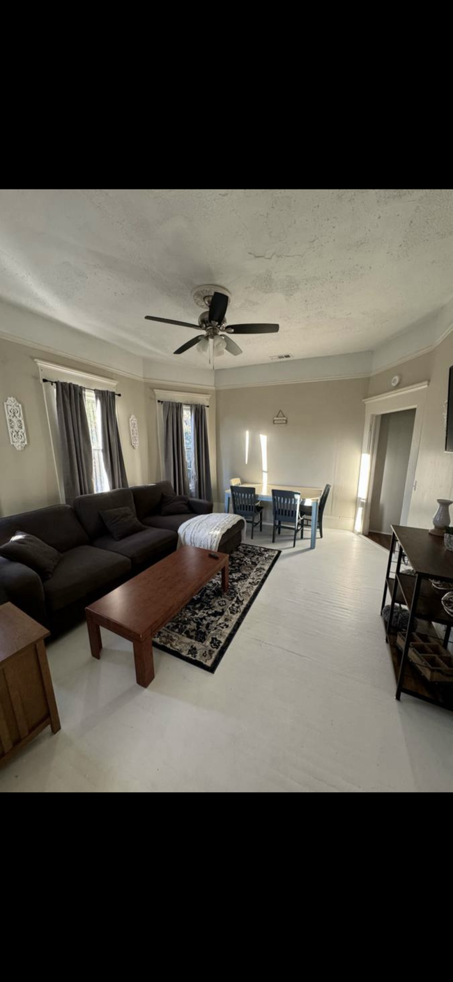 Living room - 115 W 36th St