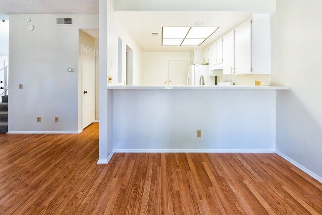 Building Photo - 2421 Mohican Ln