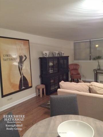 Building Photo - 30 E Division St