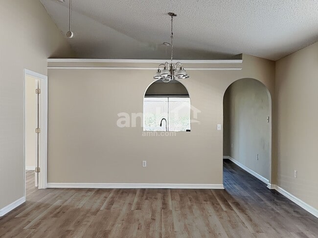 Building Photo - 2724 Maderia Cir