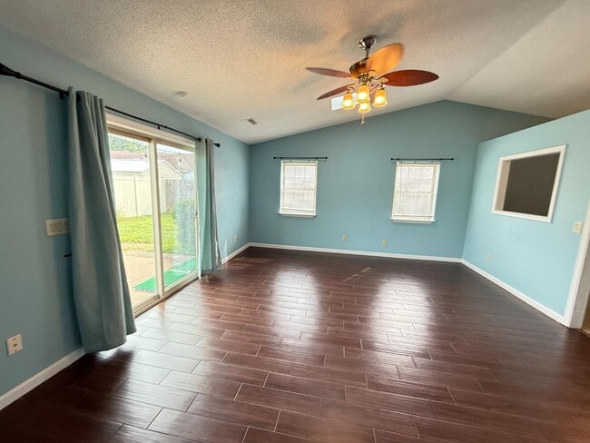 Building Photo - 3416 Alvin Dr