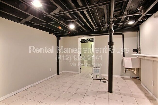 Foto del edificio - 2041 Laurel Ave