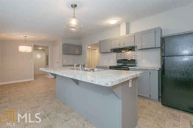 Foto del edificio - 829 John W Breedlove Rd