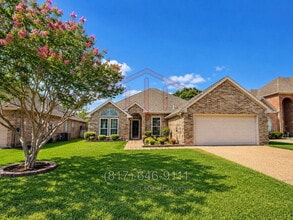 Building Photo - 2117 Pinwood Cir