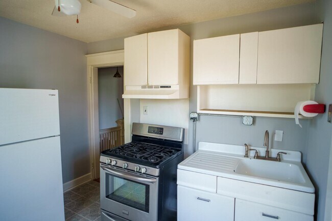 Photo - 1920 E Washington St Apartment