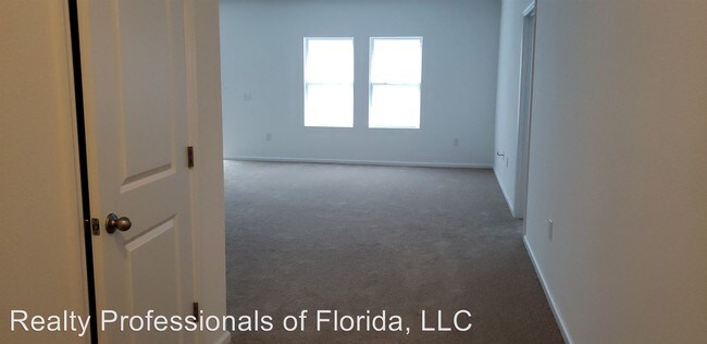 Foto del edificio - 3 br, 2 bath House - 15660 Merlin Ave