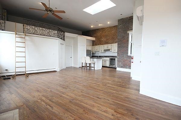 Primary Photo - 163 14th St