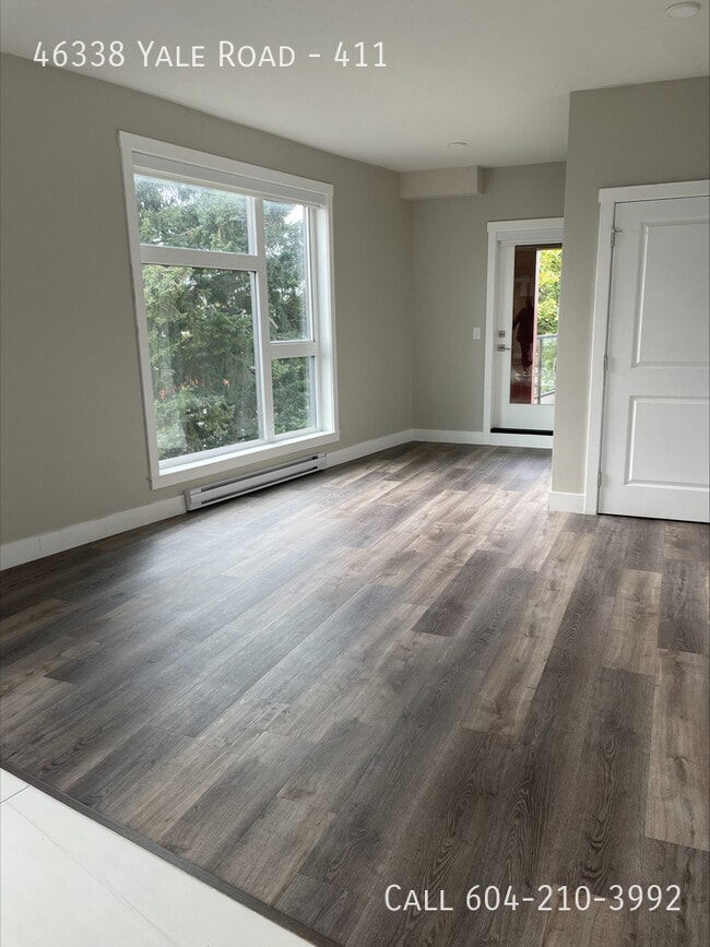 Building Photo - Modern 2 Bedroom Condo