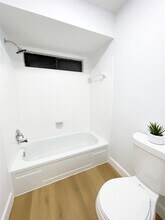 Building Photo - 13716 Hollowgreen Dr