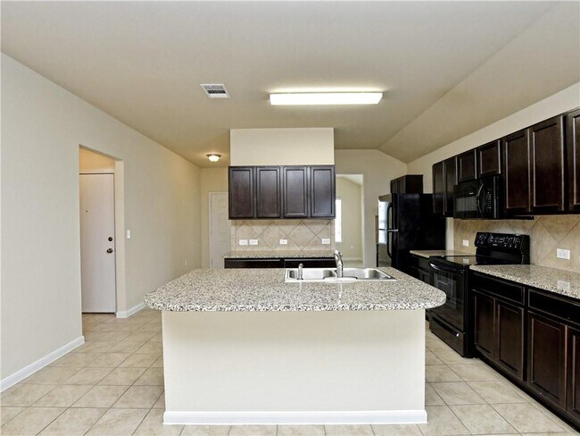 Foto del edificio - 13409 Brahmin Dr