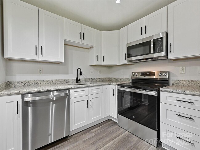 Building Photo - 3201 Decapolis Dr