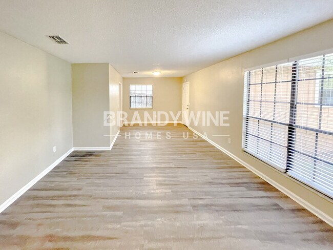 Foto del edificio - 553 Edward Rutledge St