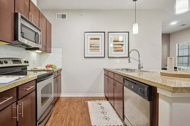Building Photo - Greenhaven Apartments