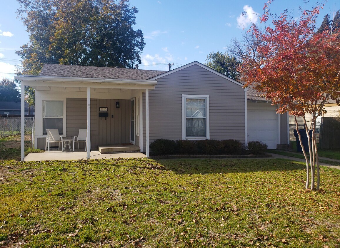 Primary Photo - 1213 Shady Ln