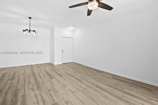 Foto del edificio - 17145 N Bay Rd