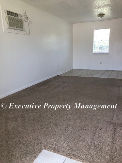 Building Photo - 410 Sunset Ln