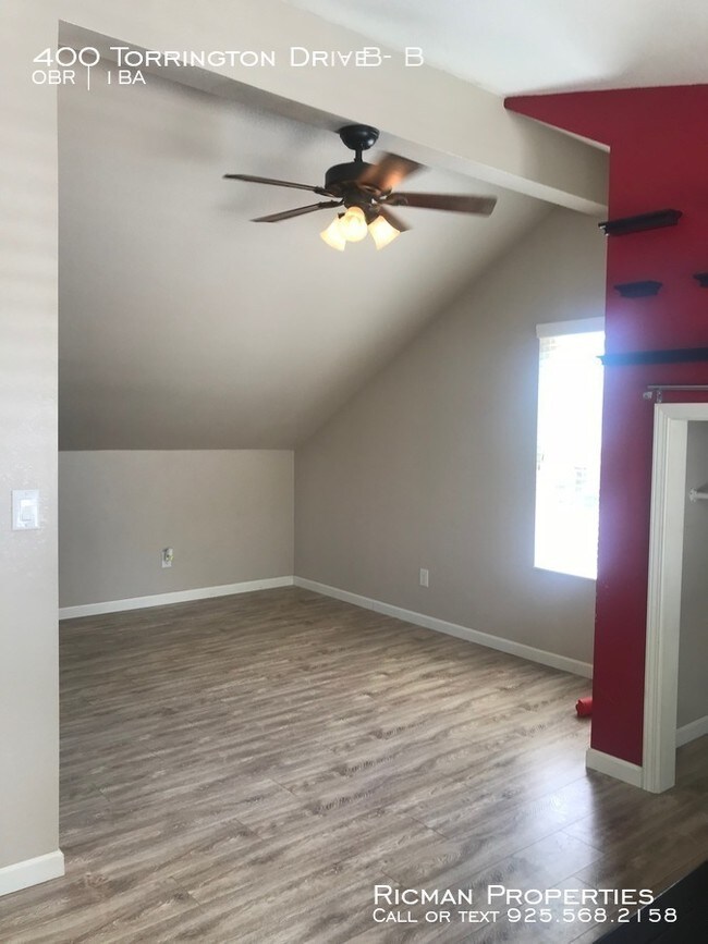 Building Photo - Studio Apartment In brentwood