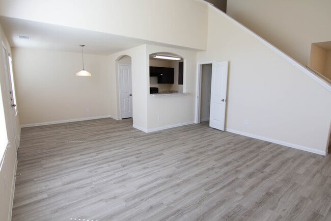 Foto del edificio - 5835 Santa Bernadetta