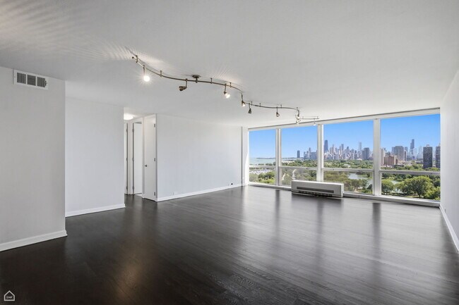 Foto del edificio - 330 W Diversey Pkwy