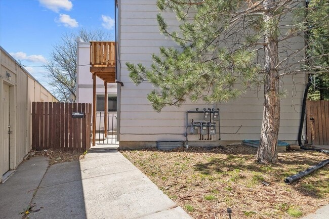 Building Photo - 2252 Avenue C