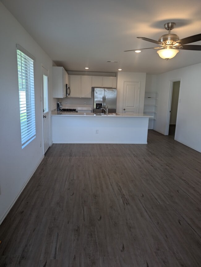 Building Photo - Charming 3 beds 2 baths in New Caney!