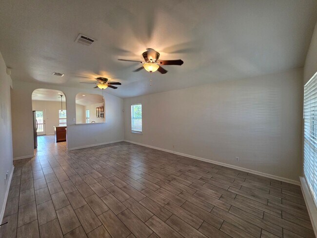 Foto del edificio - 129 Crane Crest Dr