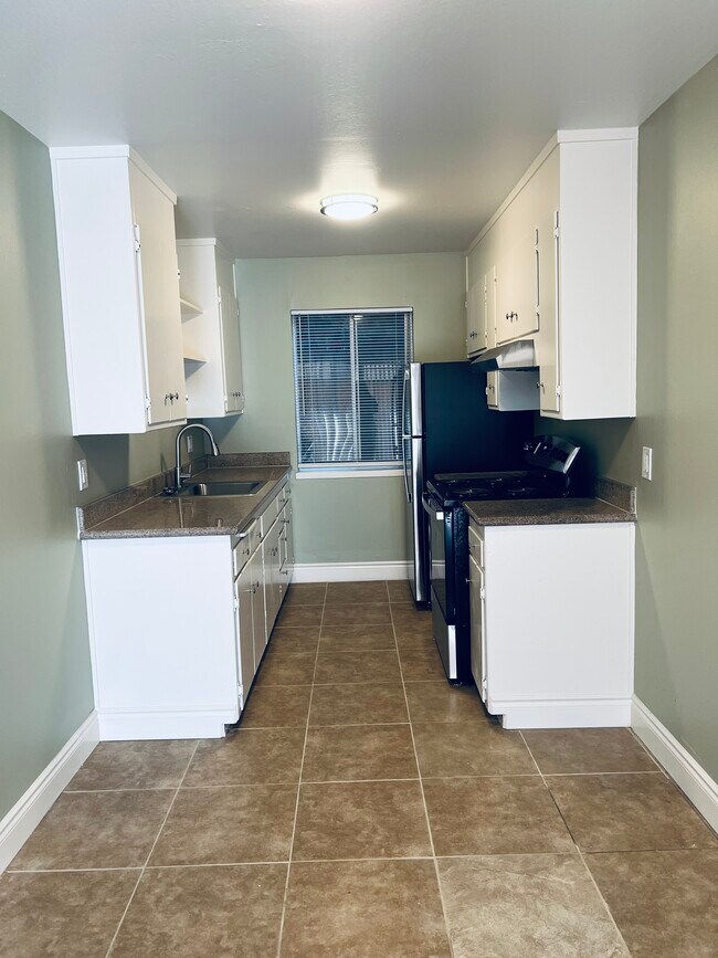 Building Photo - 2124 90th Ave