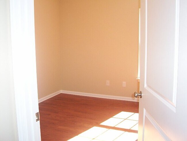 Fotografía del edificio - 10304 Iverson Lane