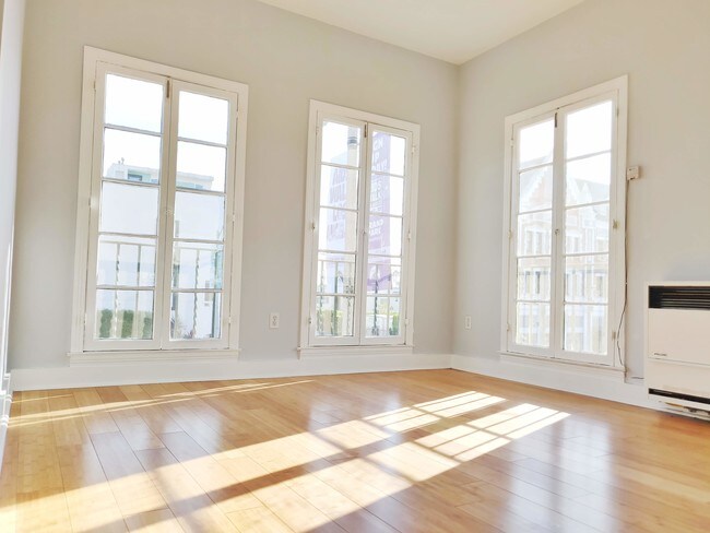 Foto del edificio - 5139 Melrose Avenue