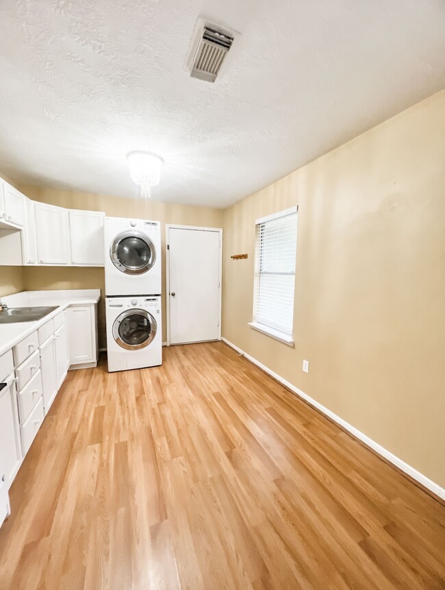 Washer/Dryer - 2739 Spring Colony Dr