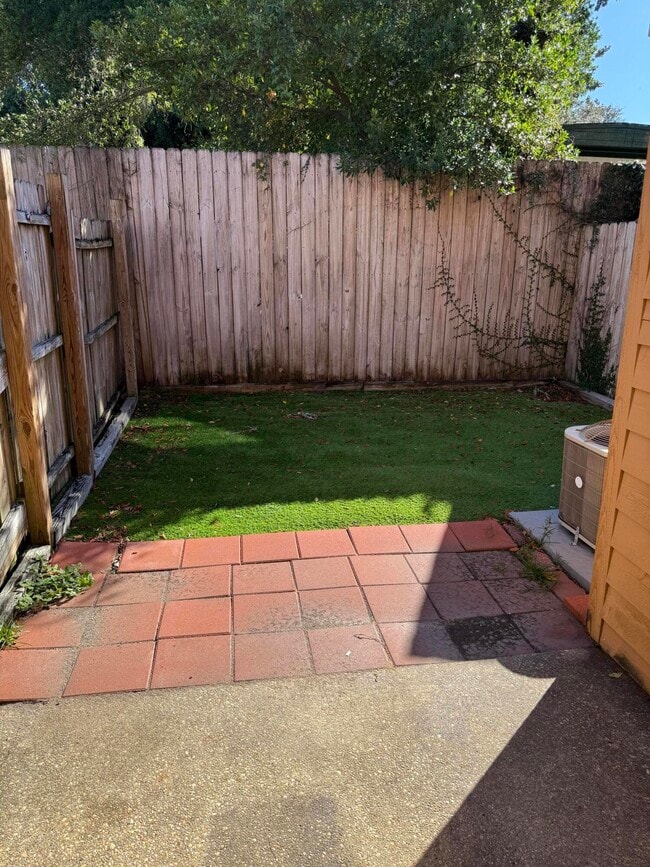 Foto del edificio - 226 Pelham Rd