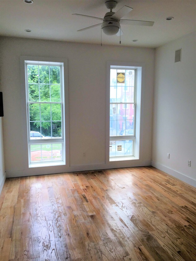Foto principal - 43 Vernon Ave