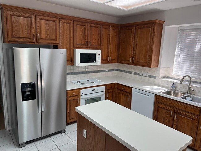 Building Photo - 6516 Clairmont Dr