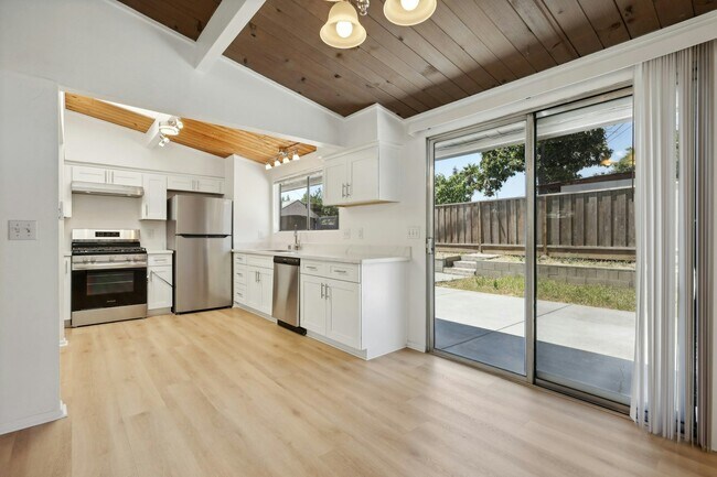 Building Photo - 1521 Terilyn Avenue