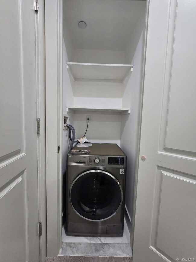 Foto del edificio - 41-62-62 Bowne St